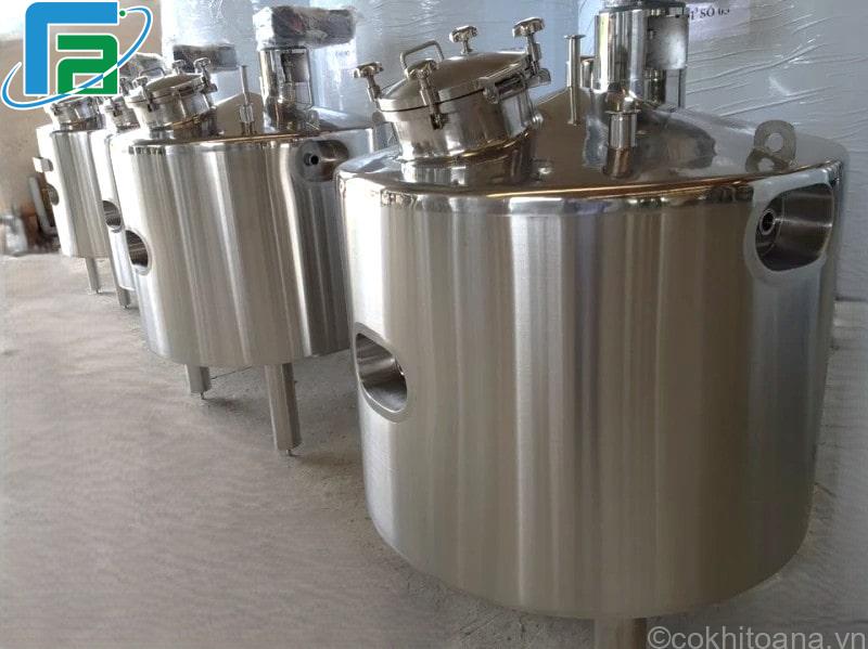 Bồn khuấy trộn inox trong sản xuất dược phẩm đạt chuẩn GMP Cơ Khí Toàn Á