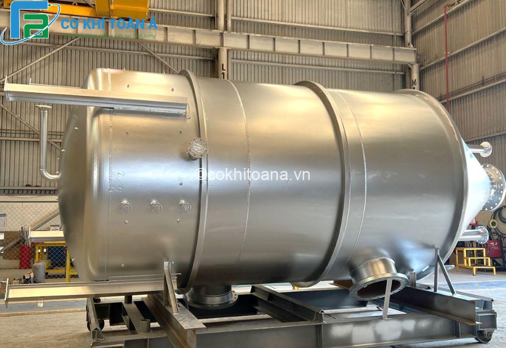 Bồn áp lực inox 304 sau khi được sản xuất hoàn thiện.
