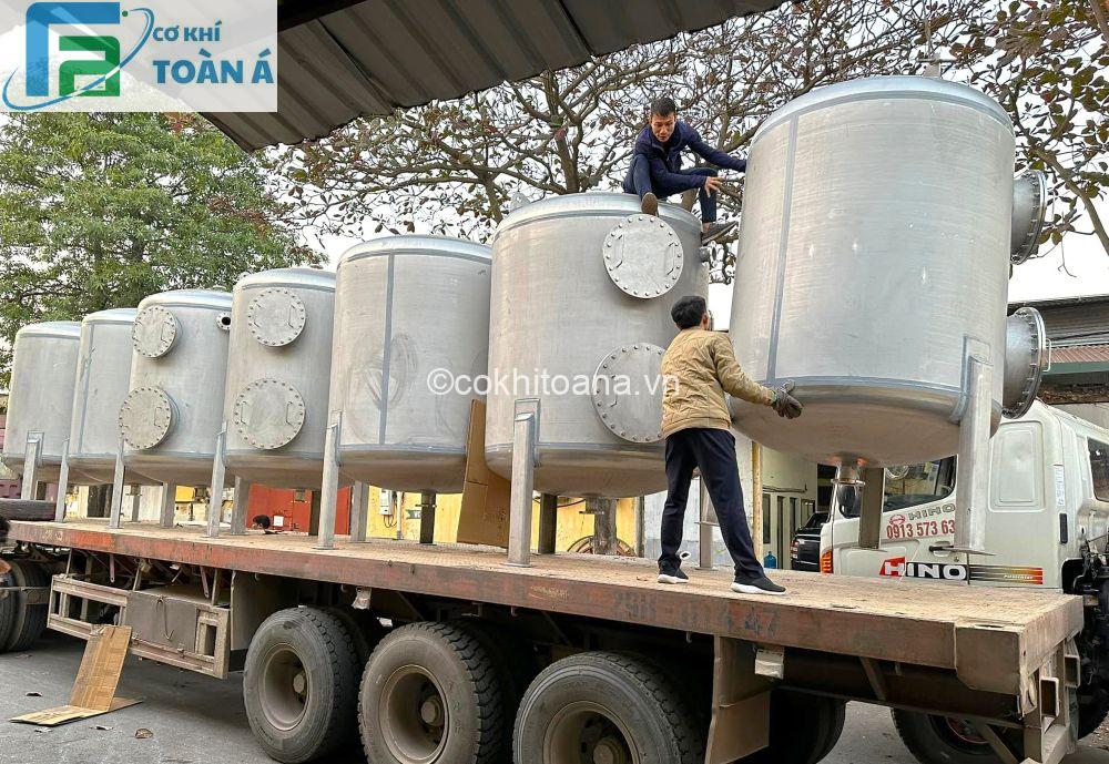 Vua bồn chứa công nghiệp Toàn Á tại 115A, Phan Trọng Tuệ, TT Văn Điển, Huyện Thanh Trì, Hà Nội dẫn đầu sản xuất bồn công nghiệp tại Hà Nội. Với diện tích 5000m², Toàn Á phục vụ nhanh chóng tại Hà Nội. Liên hệ Hotline/Zalo: 0914.402.547 & 039.2299.168.