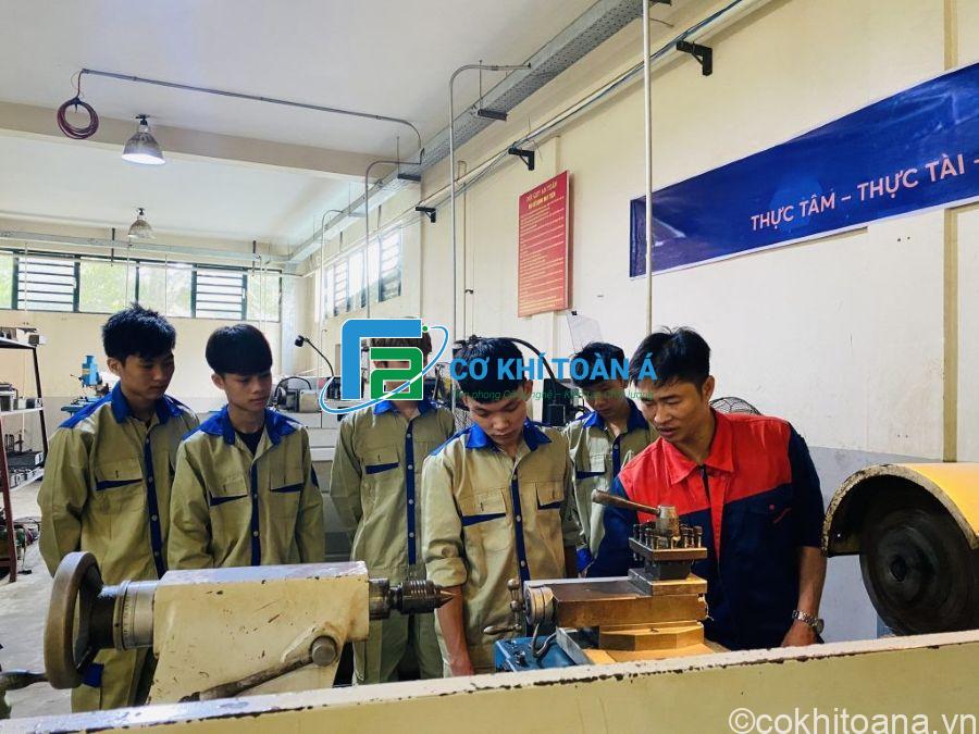 thu ngo hop tac dao tao thuc tap sinh co khi