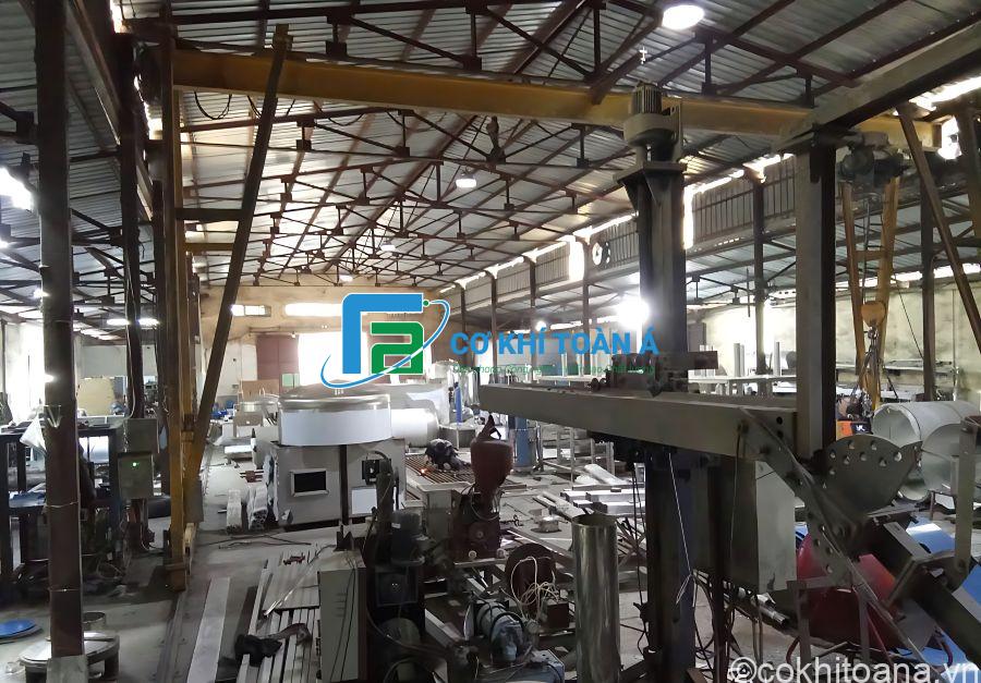 xuong gia cong inox lai chau
