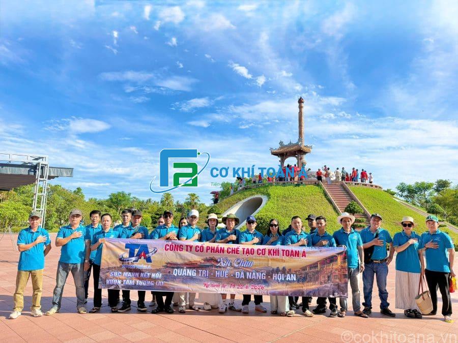 toan a chup anh luu niem tai thanh co quang tri