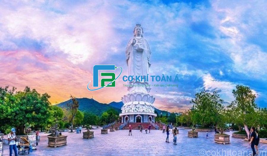 toan a tham quan chua linh ung nui than tai